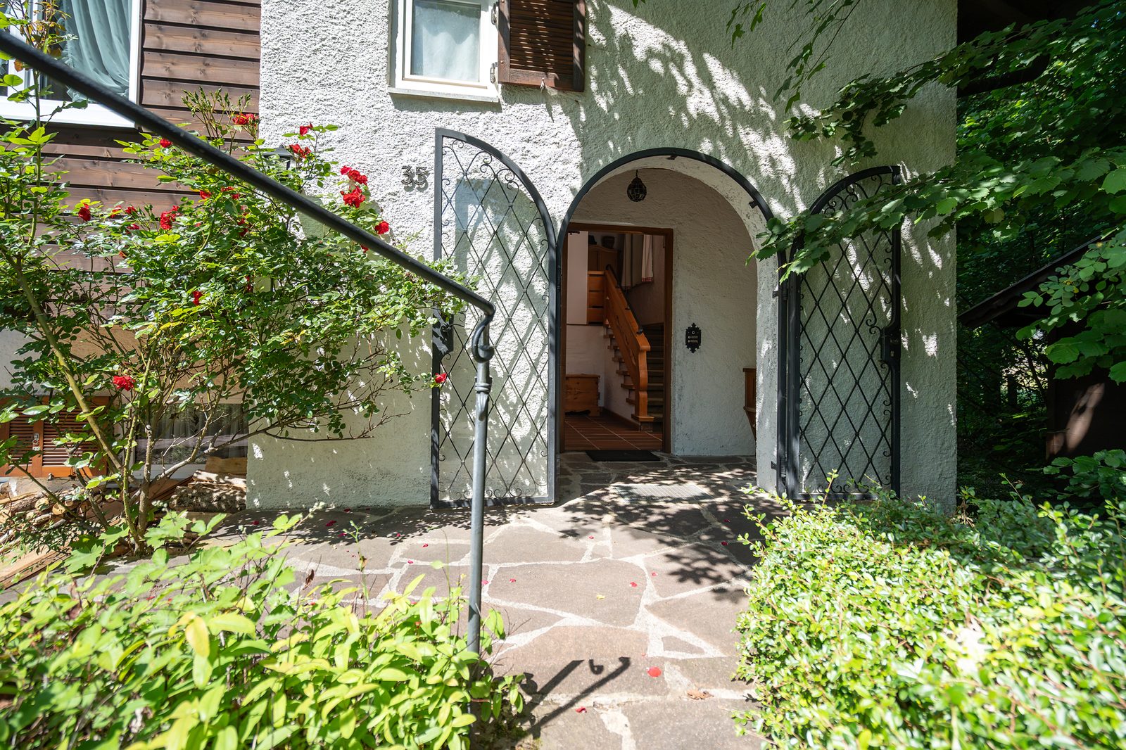 Ferienwohnung Walchensee – idyllischer Hauseingang