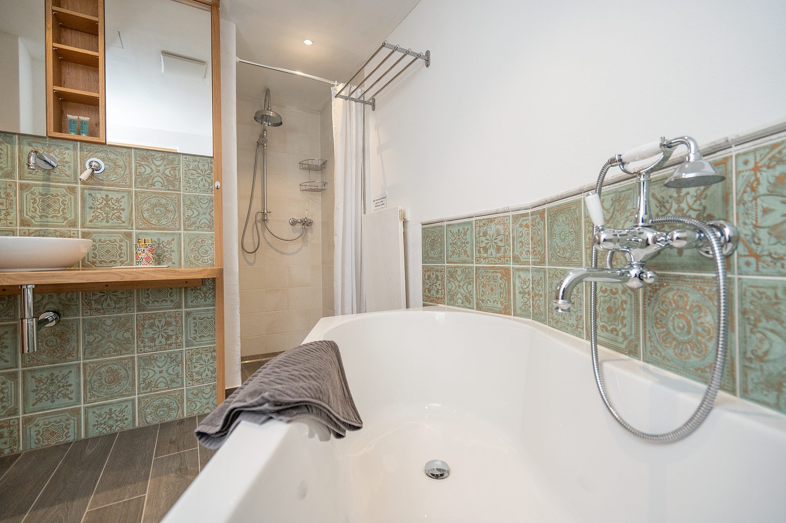 Ferienwohnung Walchensee – modernes Bad mit Dusche